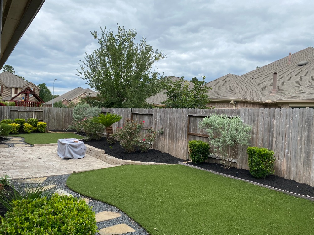 Texas company for landscaping, mulching, and fencing in Humble.