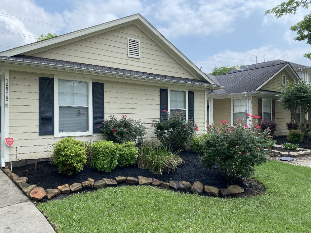 Expert mulching for residential and commercial properties near Kingwood Area, Atascocita, Humble, Texas