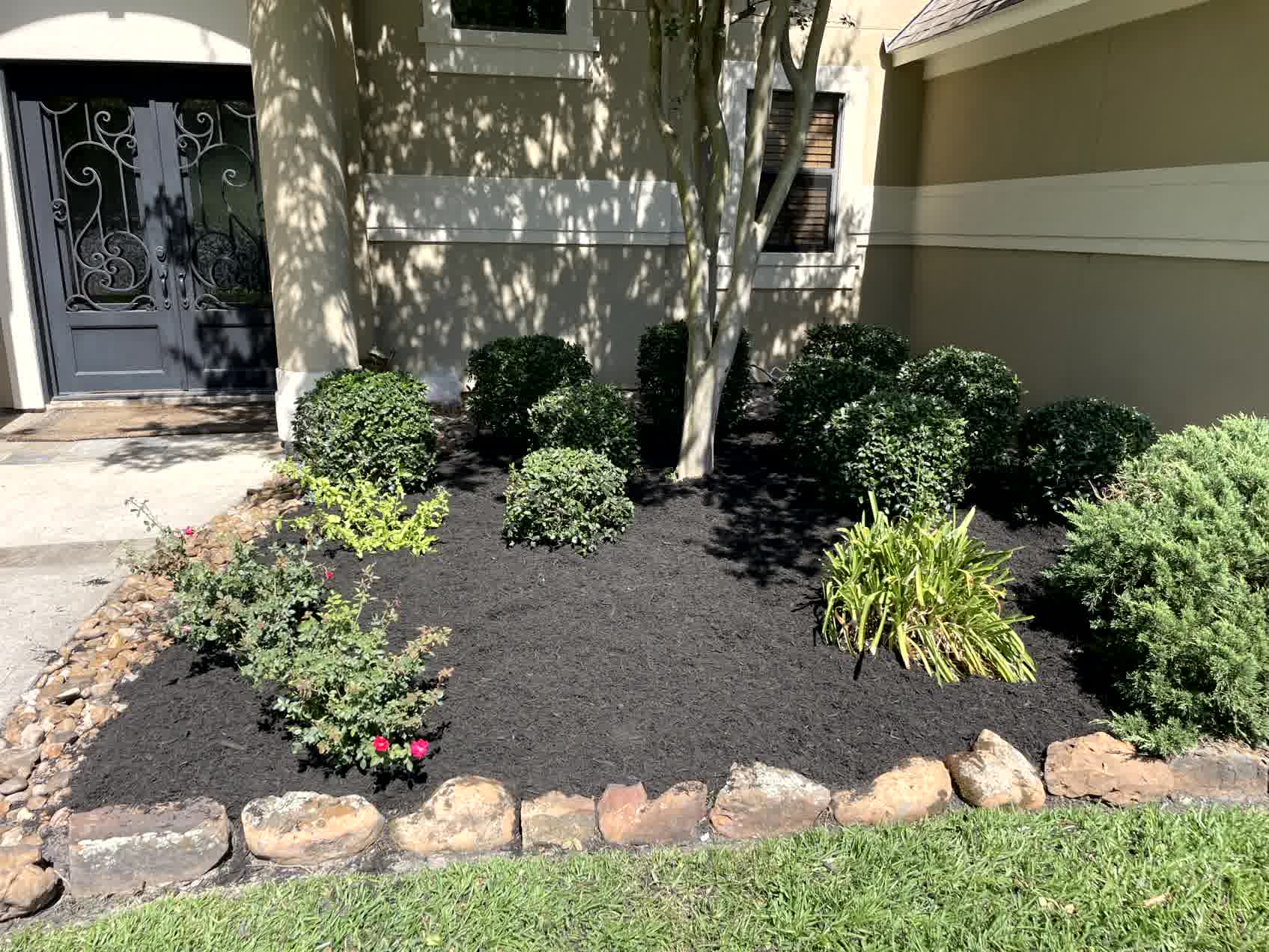 Landscaping, mulch, and fencing professionals near Spring, TX